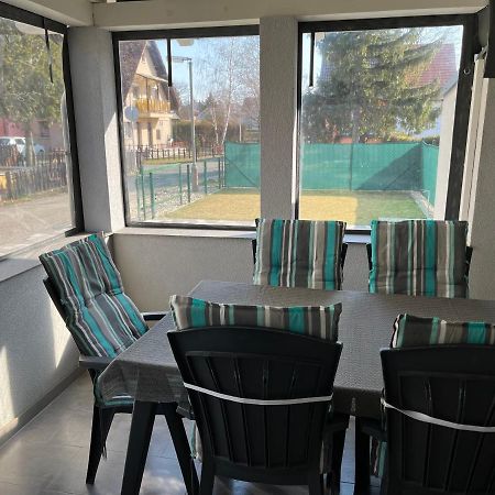 Komo Apartment Buk Bagian luar foto